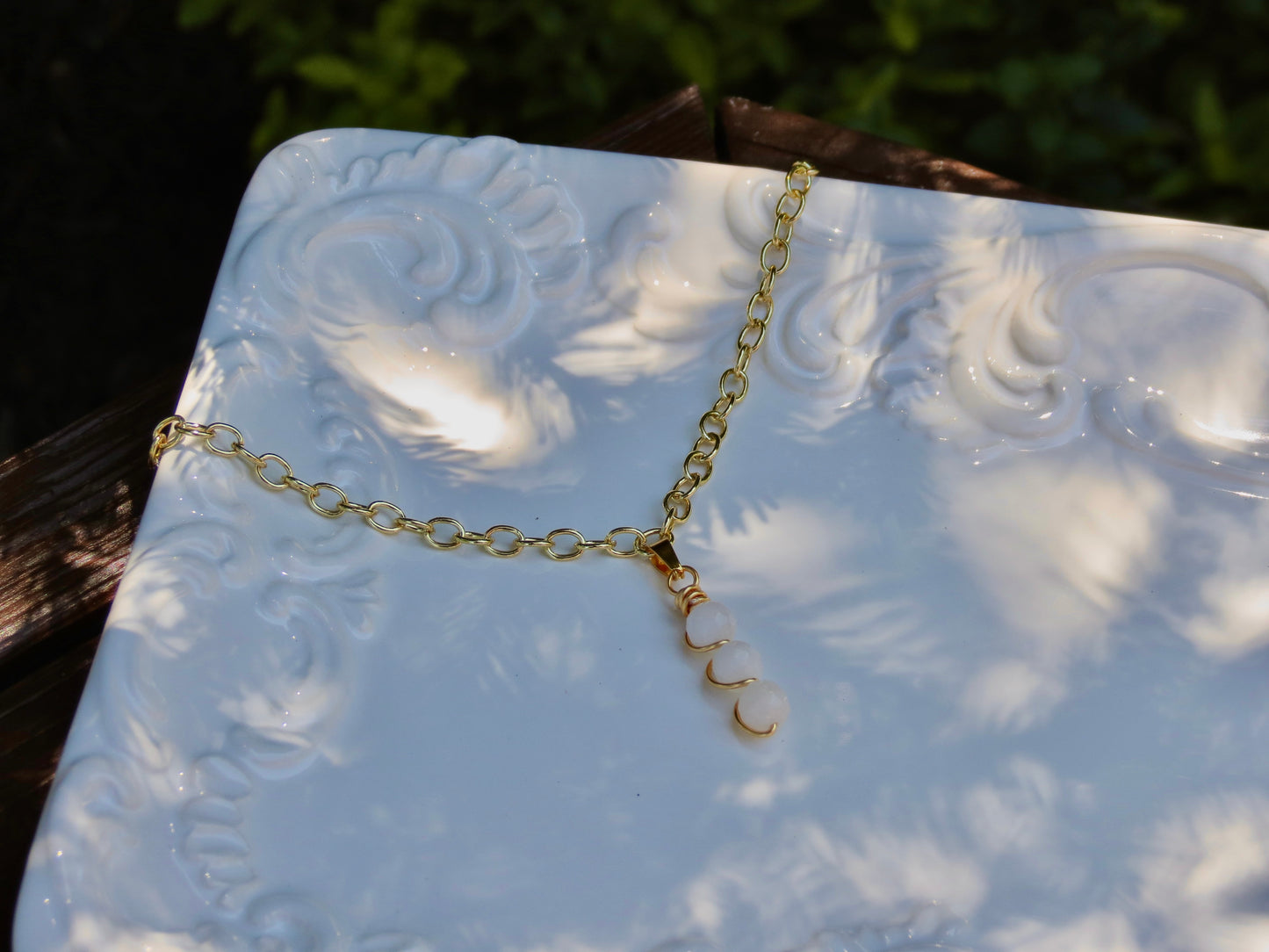 golden swirl necklace